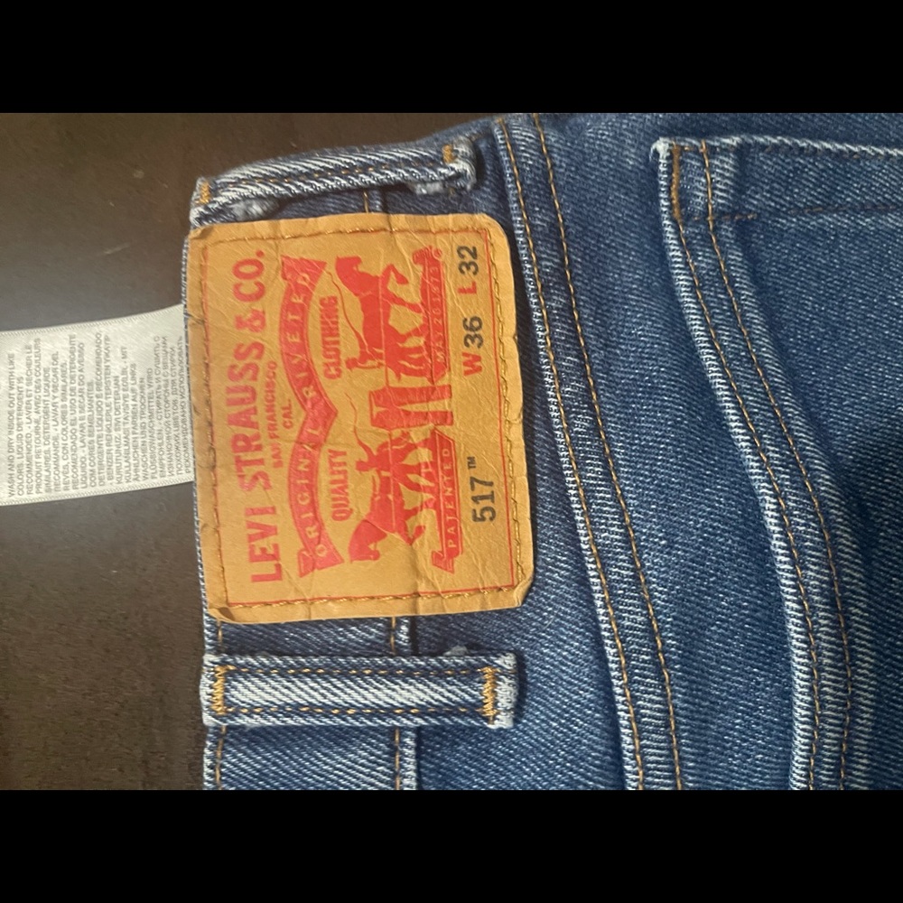Levi’s 517 width: 36 lengh:32